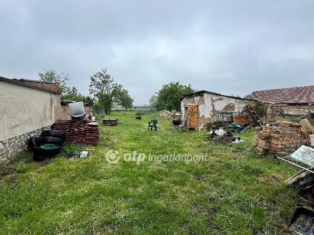 Eladó ház Béb 69 nm