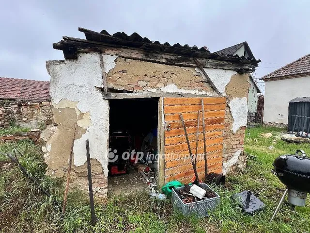 Eladó ház Béb 69 nm