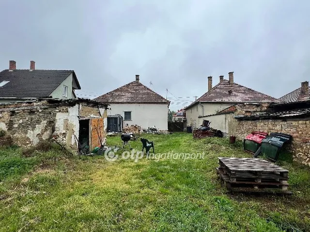 Eladó ház Béb 69 nm