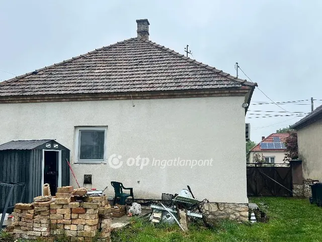 Eladó ház Béb 69 nm