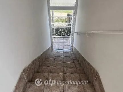 Eladó lakás Pápa, Belváros 75 nm