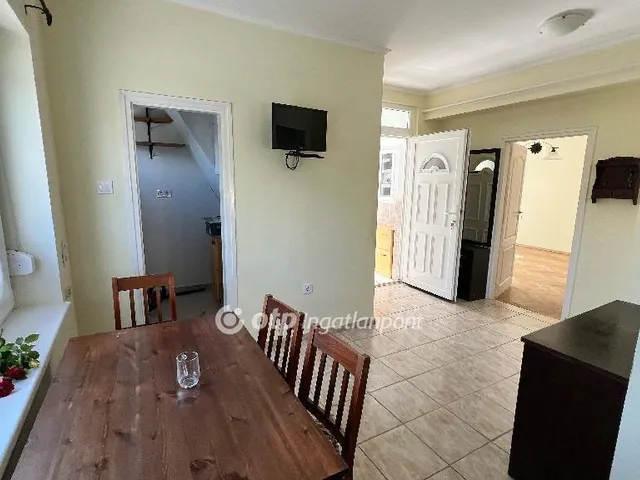 Eladó lakás Pápa, Belváros 75 nm