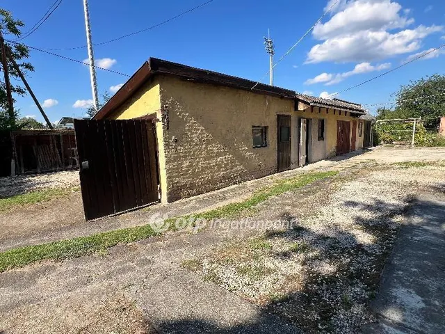 Eladó lakás Pápa, Belváros 75 nm