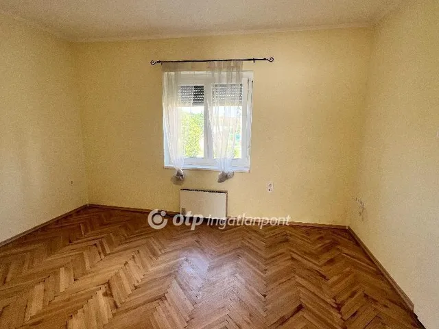 Eladó lakás Pápa, Belváros 75 nm