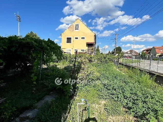 Eladó lakás Pápa, Belváros 75 nm