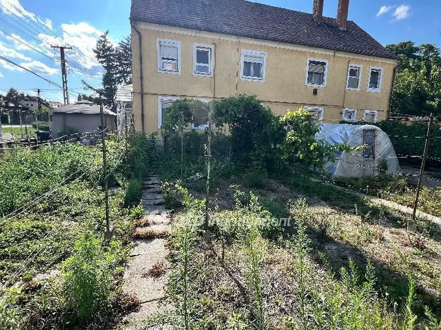 Eladó lakás Pápa, Belváros 75 nm