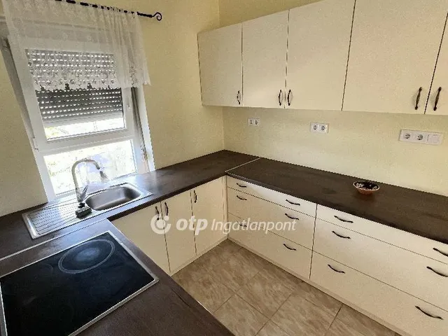 Eladó lakás Pápa, Belváros 75 nm