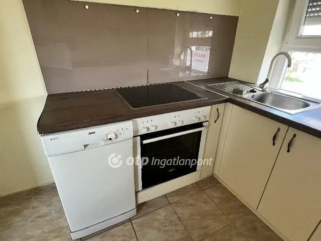 Eladó lakás Pápa, Belváros 75 nm