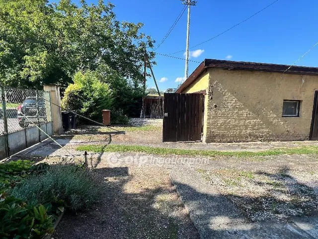 Eladó lakás Pápa, Belváros 75 nm