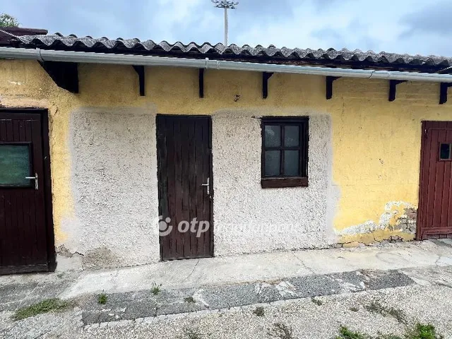 Eladó lakás Pápa, Belváros 75 nm