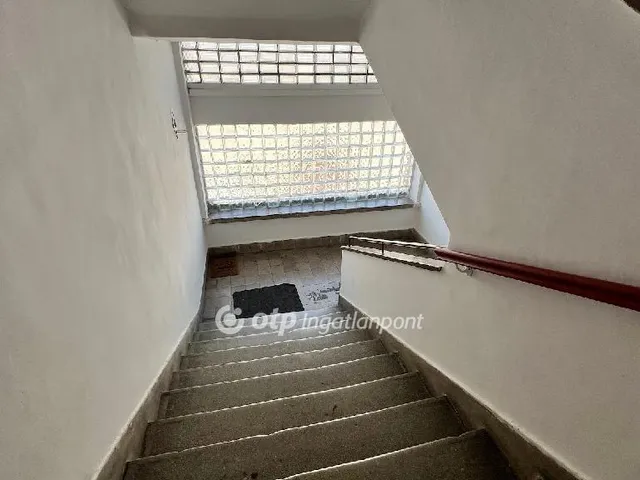Eladó lakás Pápa 37 nm