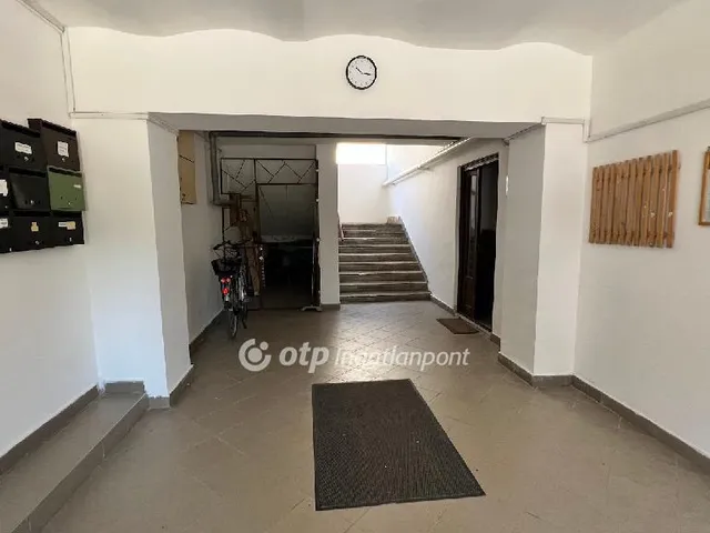 Eladó lakás Pápa 37 nm