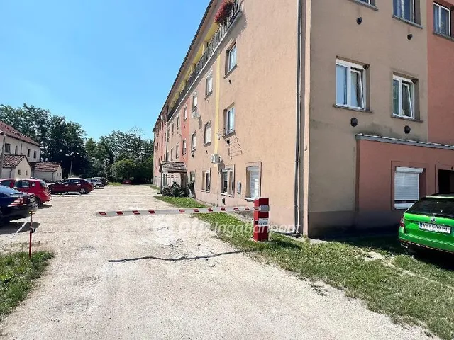 Eladó lakás Pápa 37 nm