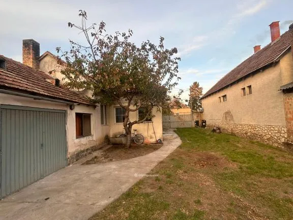 Eladó ház Pápateszér 86 nm