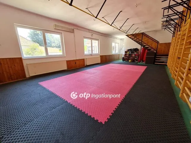 Eladó ház Pápa 471 nm