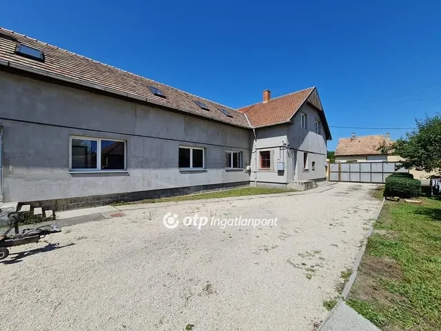 Eladó ház Pápa 471 nm