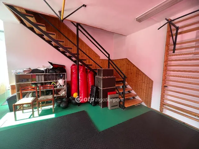 Eladó ház Pápa 471 nm