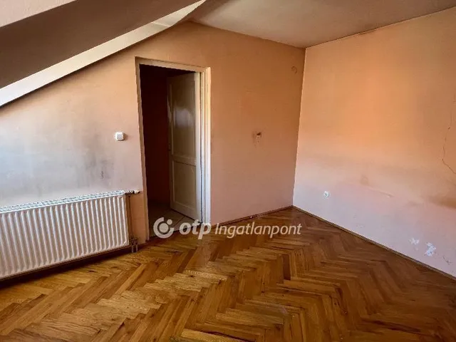 Eladó lakás Pápa 146 nm