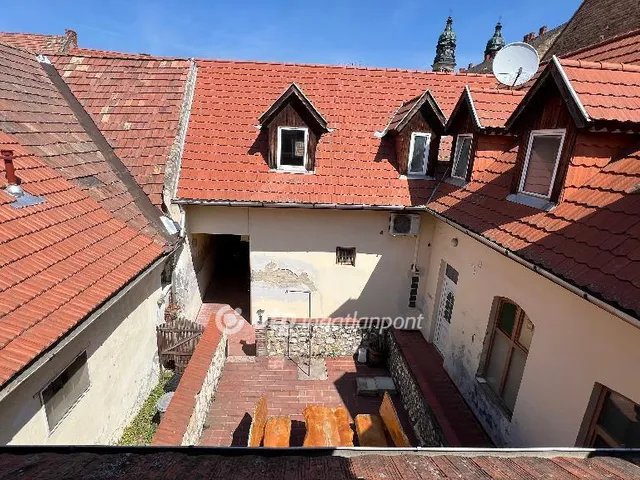 Eladó lakás Pápa 146 nm