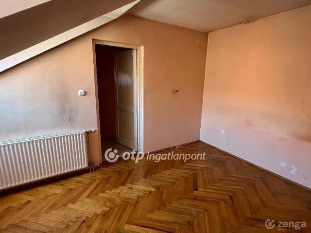 Eladó lakás Pápa 146 nm
