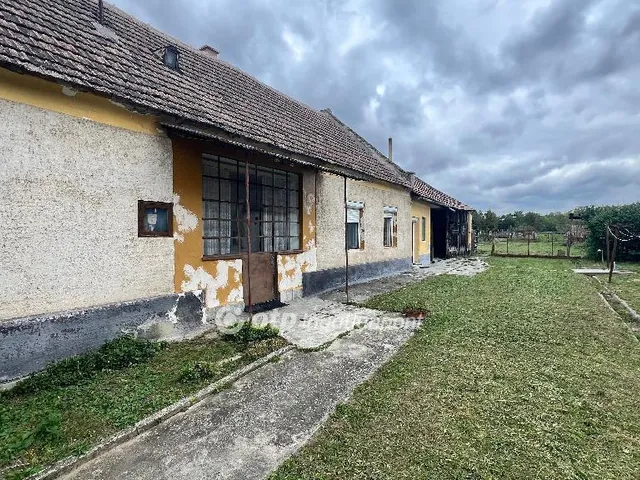 Eladó ház Csót 104 nm