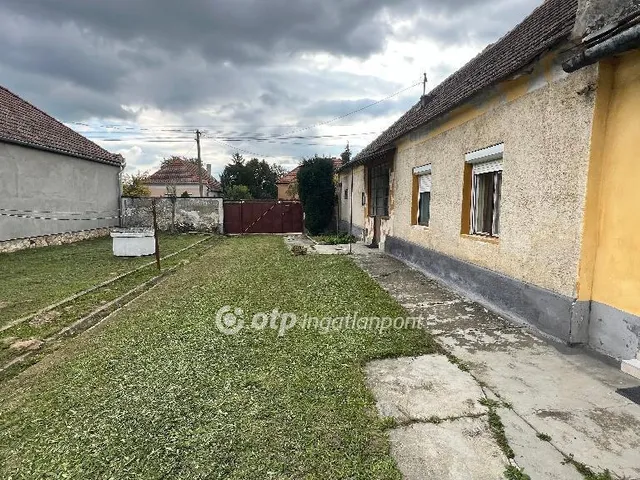 Eladó ház Csót 104 nm