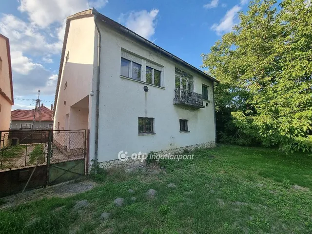 Eladó ház Pápa 237 nm