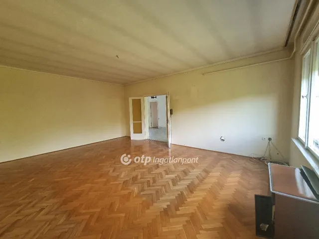 Eladó ház Pápa 237 nm