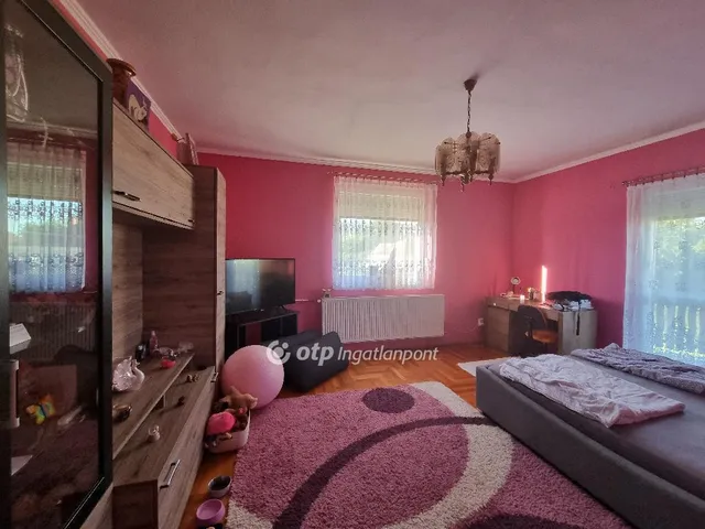 Eladó ház Pápa 246 nm