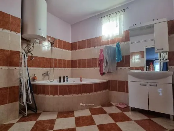 Eladó ház Pápa 246 nm