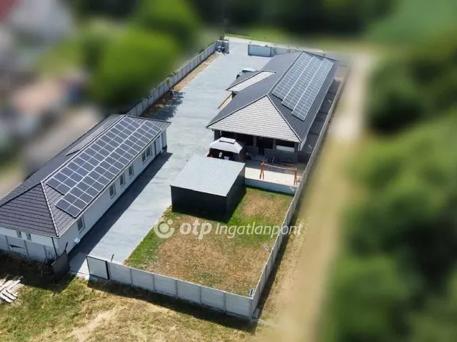 Eladó ház Pápa 360 nm