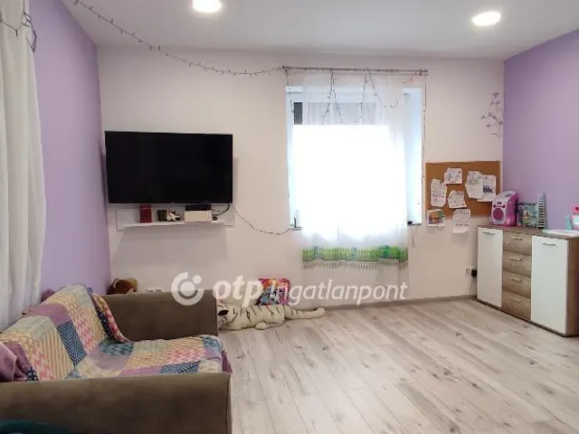 Eladó ház Pápa 360 nm