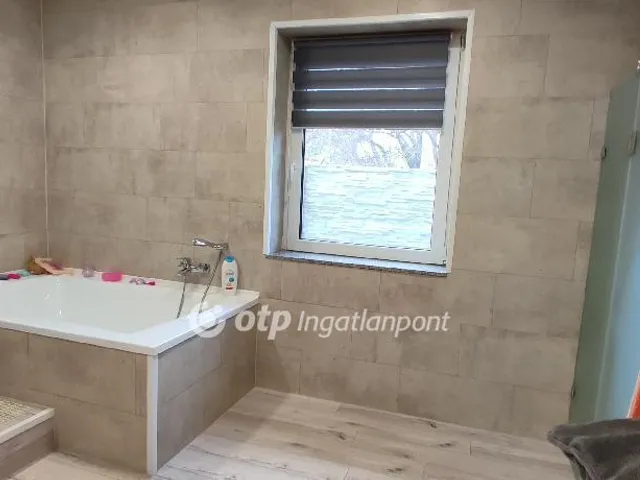 Eladó ház Pápa 360 nm