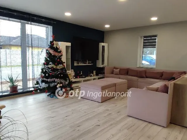 Eladó ház Pápa 360 nm