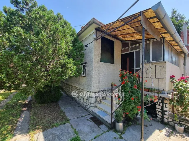 Eladó ház Pápa, Tókert 93 nm