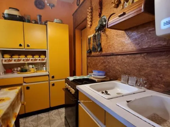 Eladó ház Pápa, Tókert 93 nm