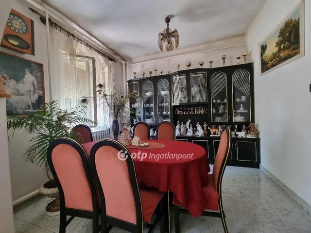 Eladó ház Pápa, Tókert 93 nm