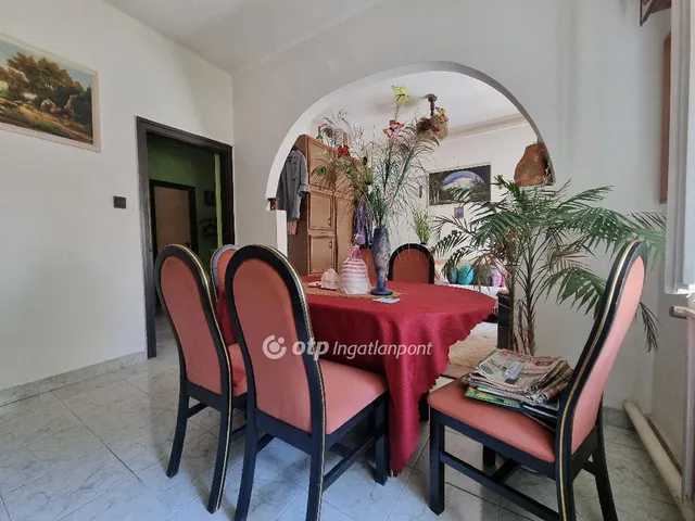 Eladó ház Pápa, Tókert 93 nm