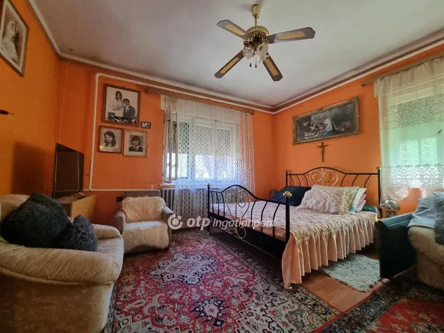 Eladó ház Pápa, Tókert 93 nm