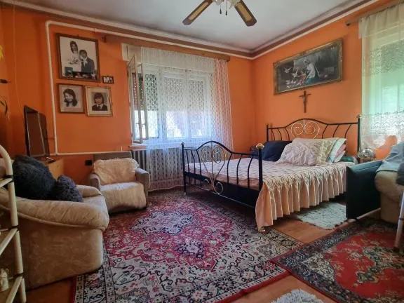 Eladó ház Pápa, Tókert 93 nm