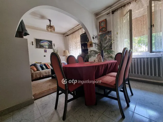 Eladó ház Pápa, Tókert 93 nm