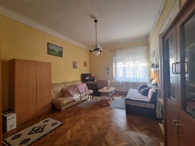 Eladó lakás Pápa 75 nm