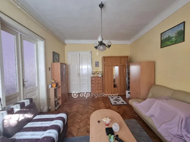 Eladó lakás Pápa 75 nm