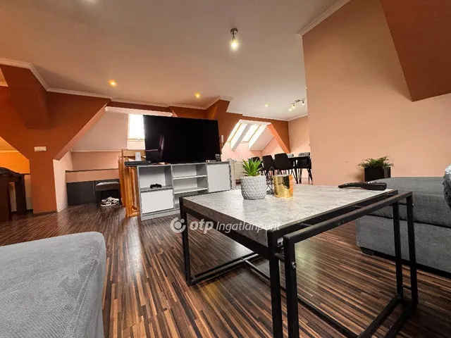 Eladó lakás Pápa 127 nm