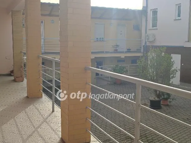 Eladó lakás Pápa 37 nm