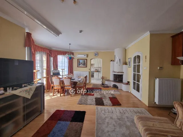 Eladó ház Pápa 209 nm