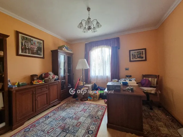 Eladó ház Pápa 209 nm