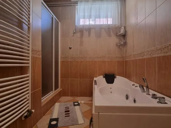 Eladó ház Pápa 209 nm