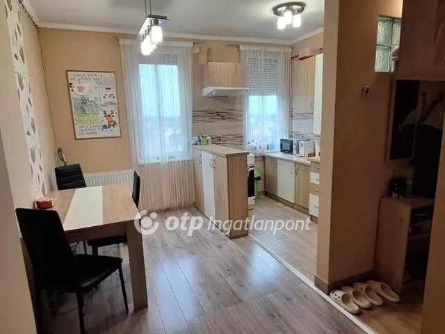 Eladó lakás Pápa 58 nm