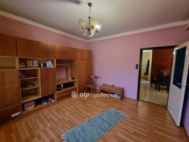 Eladó ház Egyházaskesző 174 nm